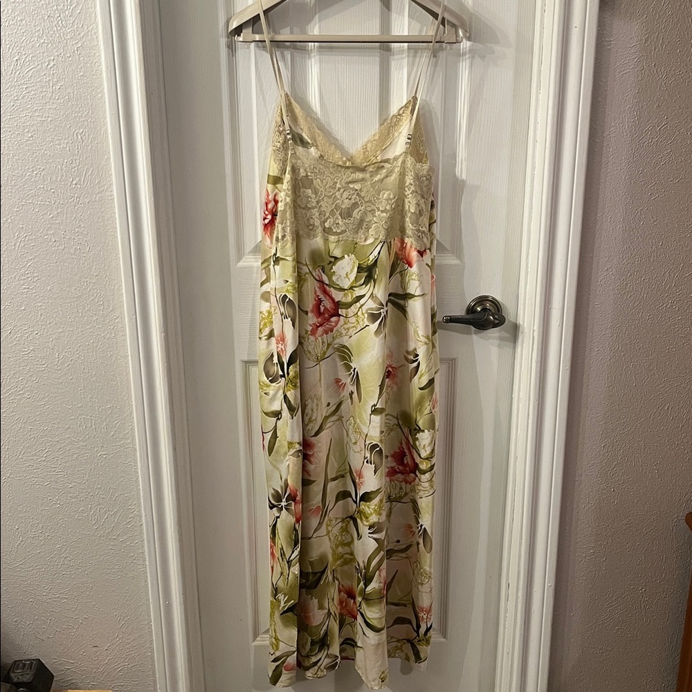 VALERIE STEVENS NIGHTGOWN/ROBE SIZE SMALL - Picture 4 of 7